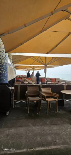 Pose de parasol suite à un hivernage à Capbreton, Bayonne, Caballero Stores