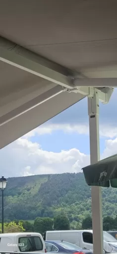 Store double pente à Itxassou, Bayonne, Caballero Stores