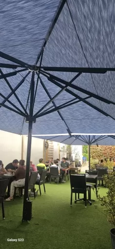 Parasol professionnel à la Villa bleu à Cambo les bains , Bayonne, Caballero Stores