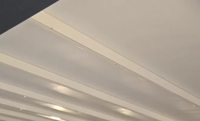 Installation d'une bâche tendue sur une pergola en métal a vieux boucau., Bayonne, Caballero Stores