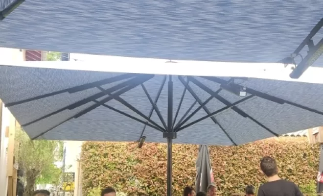 Parasol professionnel à la Villa bleu à Cambo les bains , Bayonne, Caballero Stores