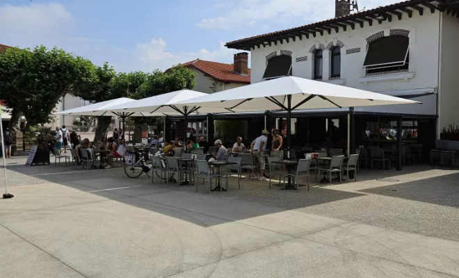 Installation de parasols, Bayonne, Caballero Stores